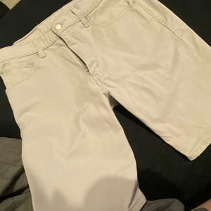 men’s perfect condition levi shorts